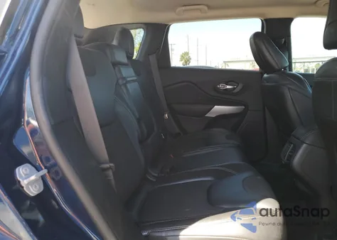 2018 Jeep Cherokee Latitude Plus z USA, uszkodzony, nr VIN 1C4PJLLB8JD573815